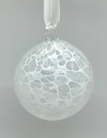 Large white ornament with Alabaster spots